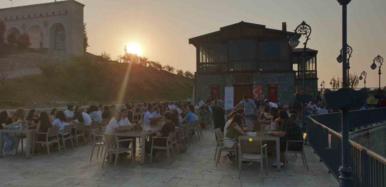 YKS’de başarılı öğrenciler ödüllendirildi