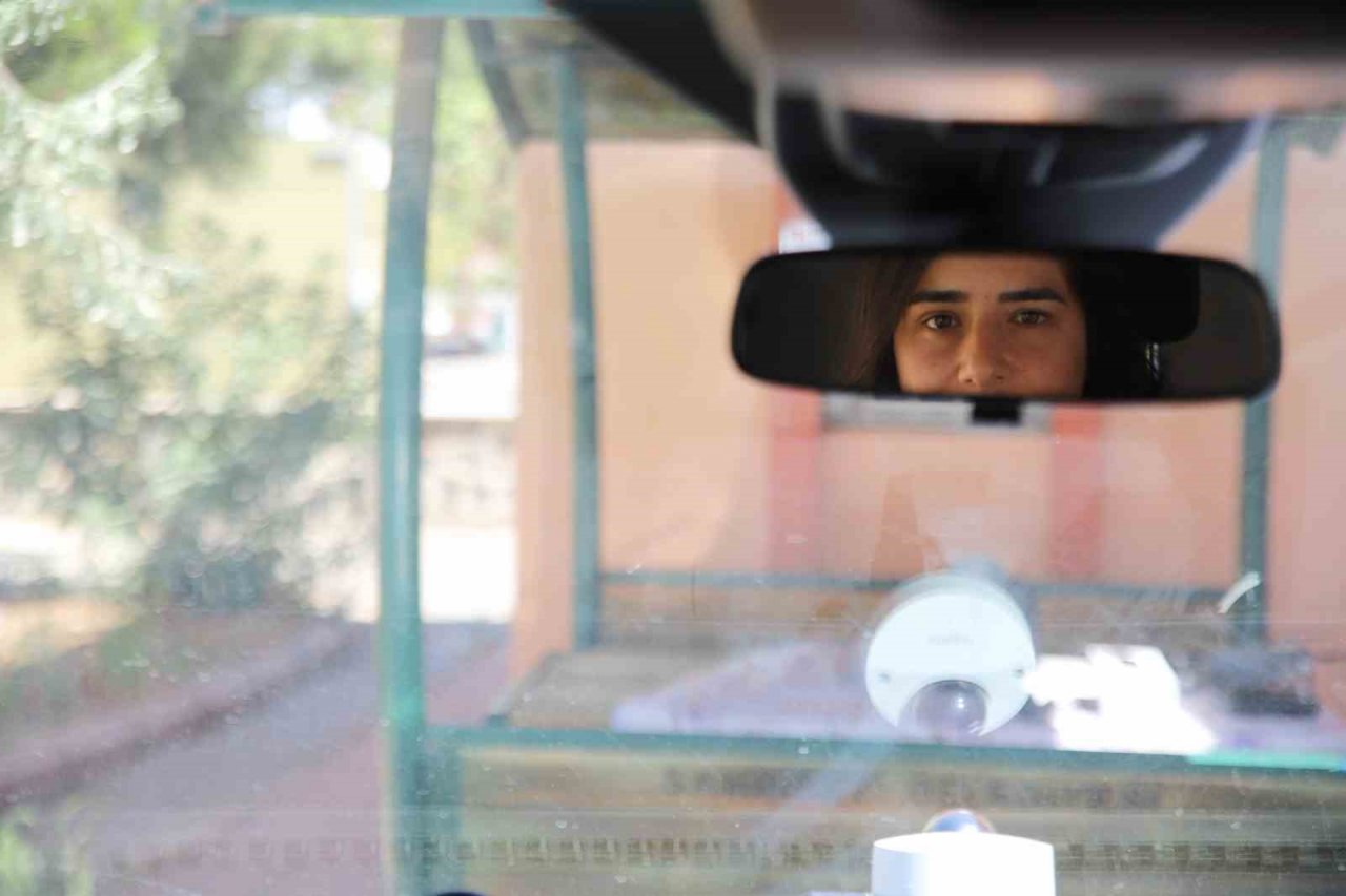 2 milyonluk şehrin tek kadın ambulans şoförü