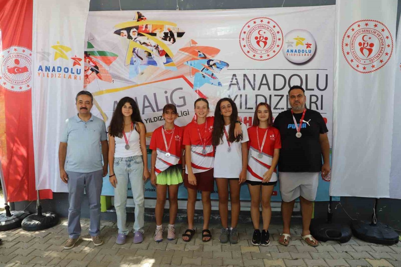 Manisa’da yapılan (ANALİG) tenis yarı final müsabakaları tamamlandı