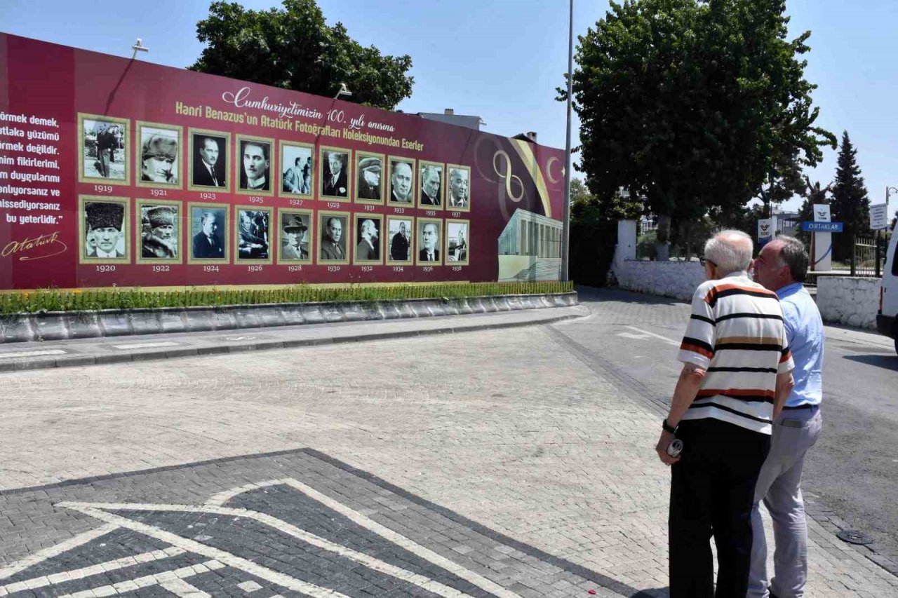 Koleksiyondaki Atatürk fotoğraflarını görünce duygulandı