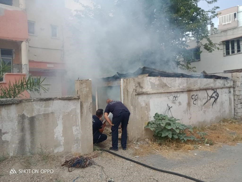 Depoda çıkan yangın söndürüldü