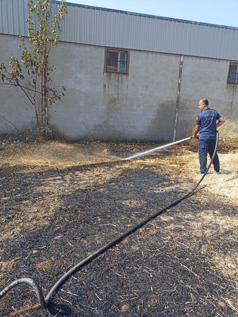 Hatay’da meydana gelen anız yangını söndürüldü