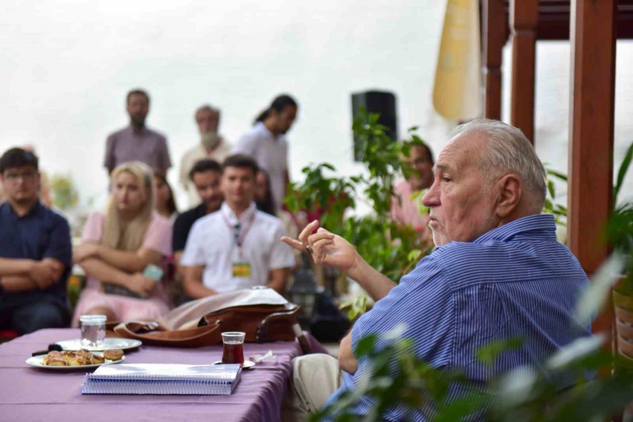 İlber Ortaylı, MSKÜ’de klasik diller yaz kursuna katıldı