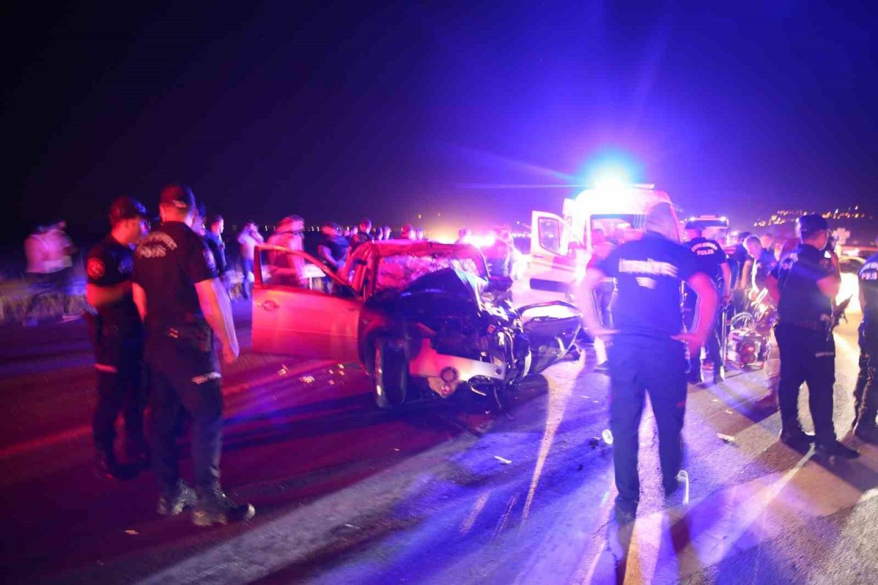 Muş’ta 6 araç birbirine girdi: 3 ölü, 8 yaralı