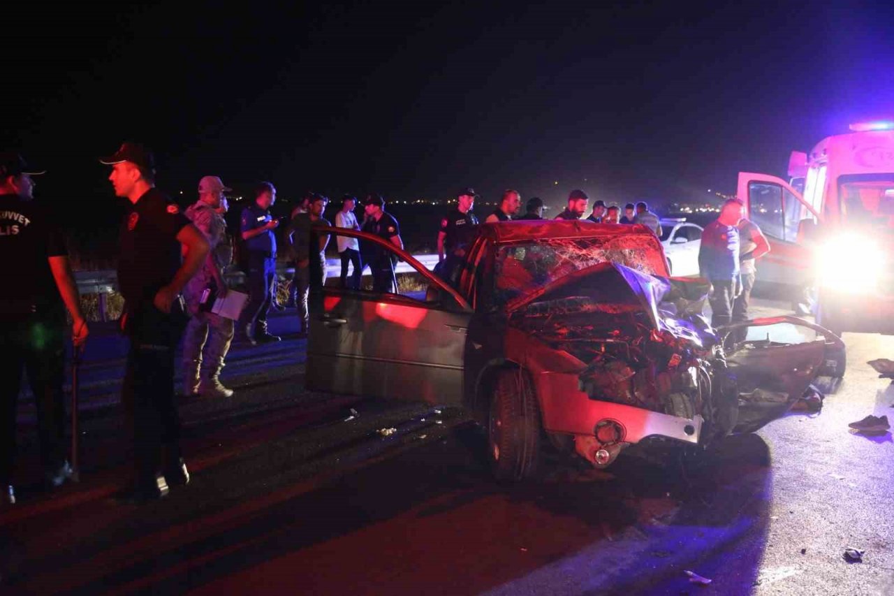 Muş’ta 6 araç birbirine girdi: 3 ölü, 8 yaralı