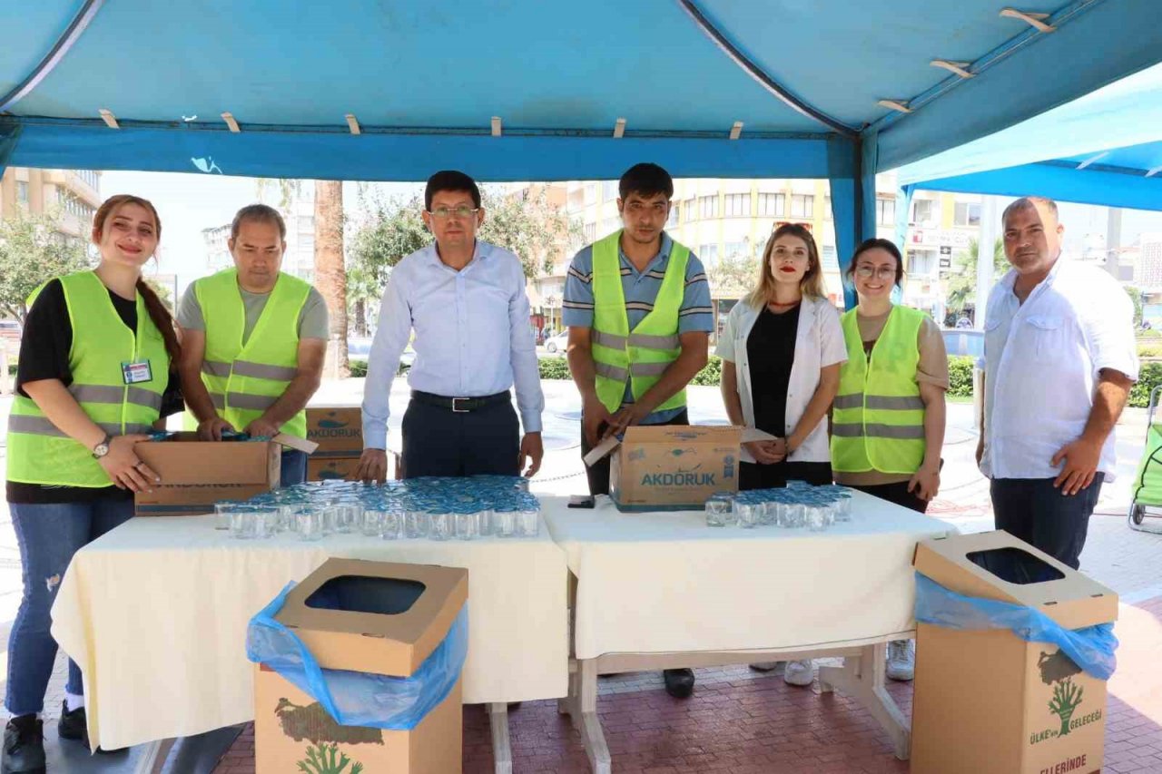 Nazilli Belediyesi ekipleri vatandaşları serinletti