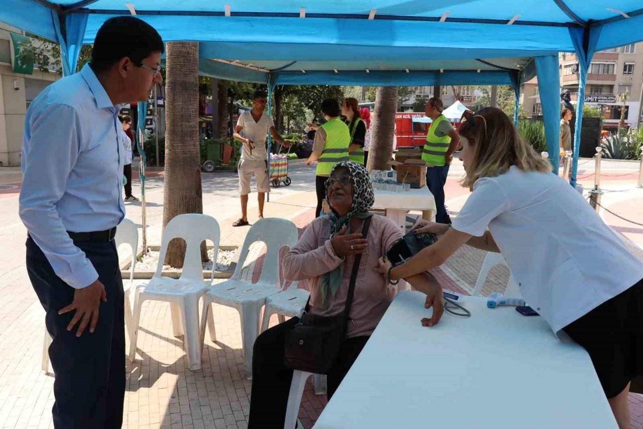 Nazilli Belediyesi ekipleri vatandaşları serinletti