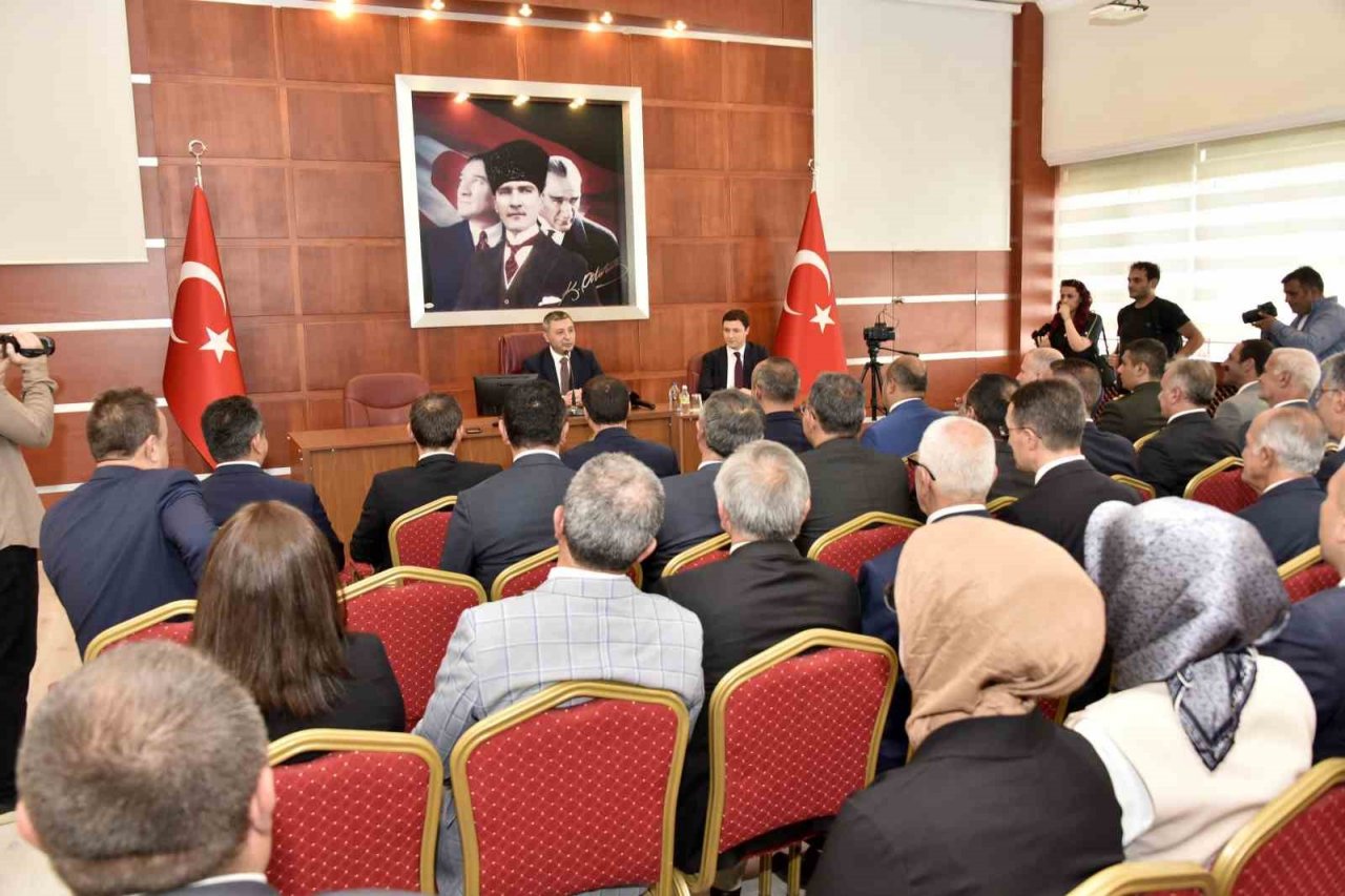 Gümüşhane’nin yeni Valisi Alper Tanrısever görevine başladı