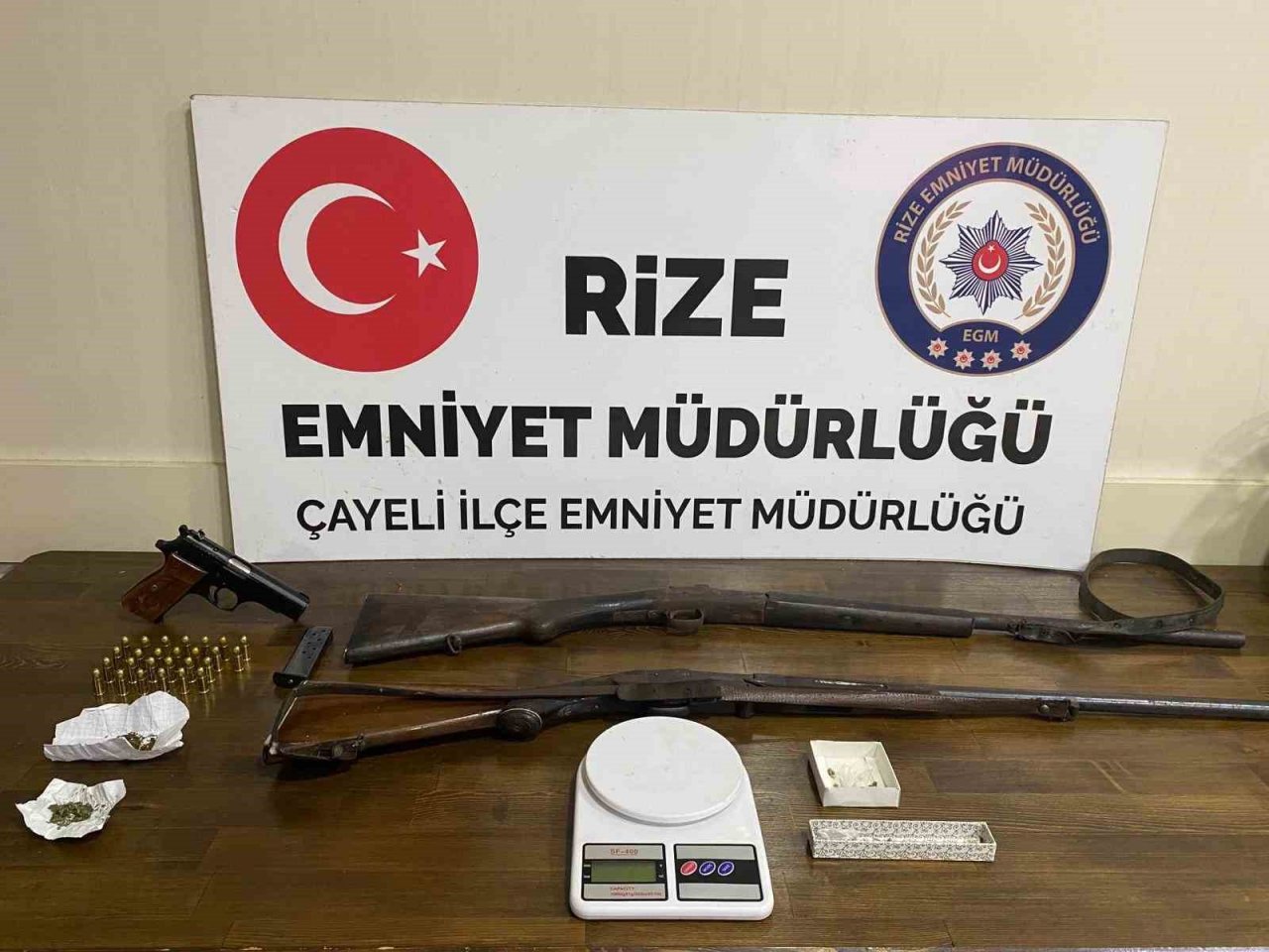 Rize’de 74 kök Hint keneviri ele geçirildi