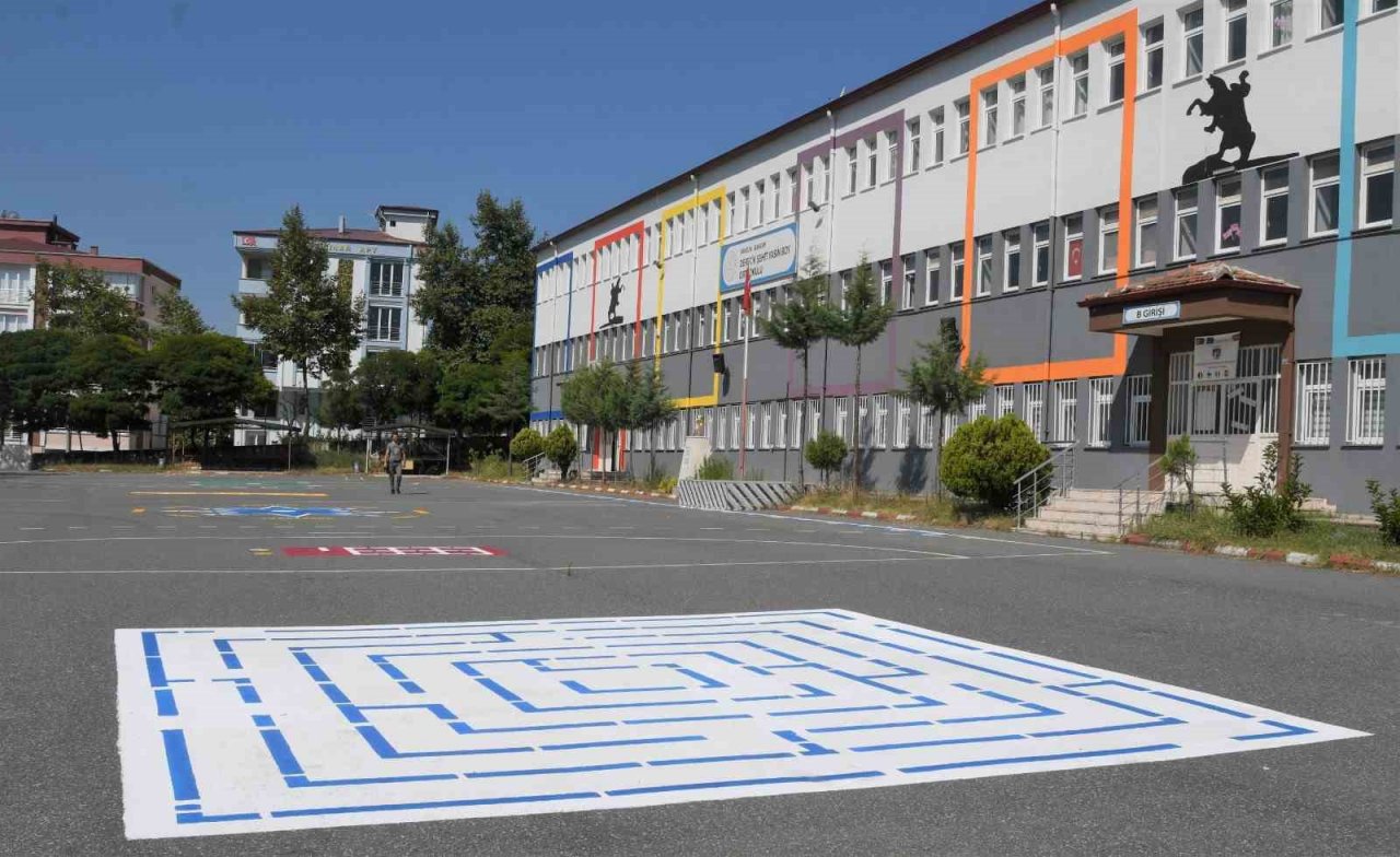 Okul bahçelerine estetik dokunuş