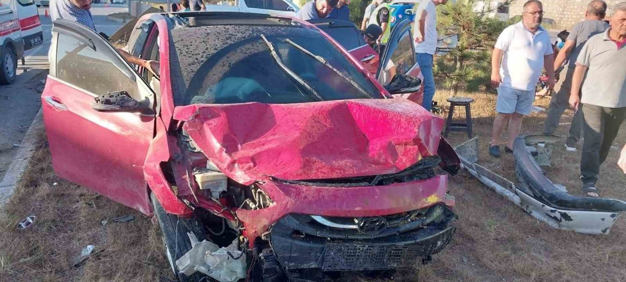 Genç imam kazada hayatını kaybetti, 7 kişi yaralandı