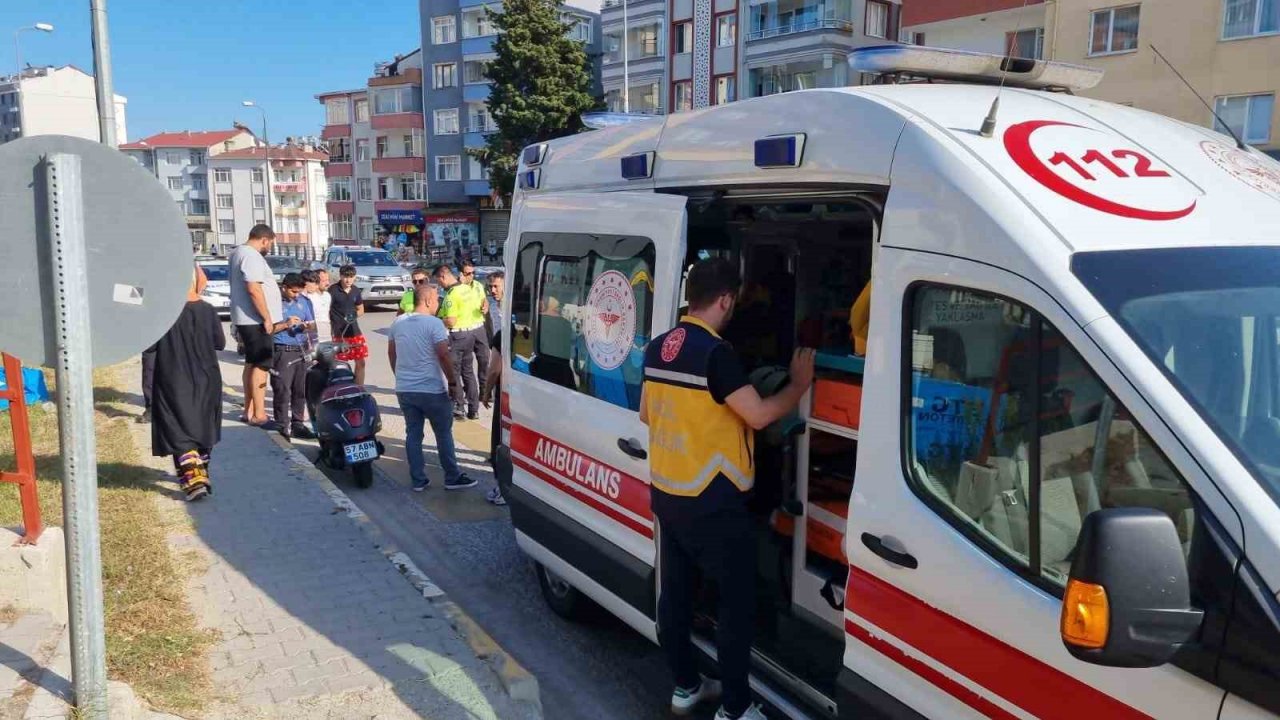 Araçtan kaçarken direksiyonu kıran motosikletli düşerek yaralandı