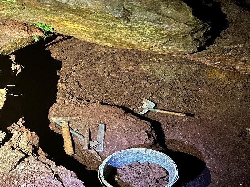 Susurluk’ta kazı yapan şüpheliler yakalandı.