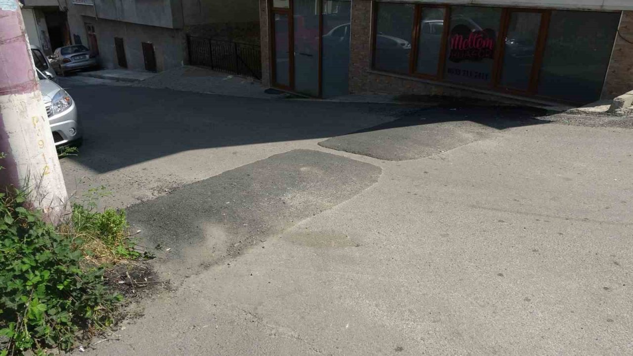 Bu sokakta kaza adeta "Geliyorum" diyor