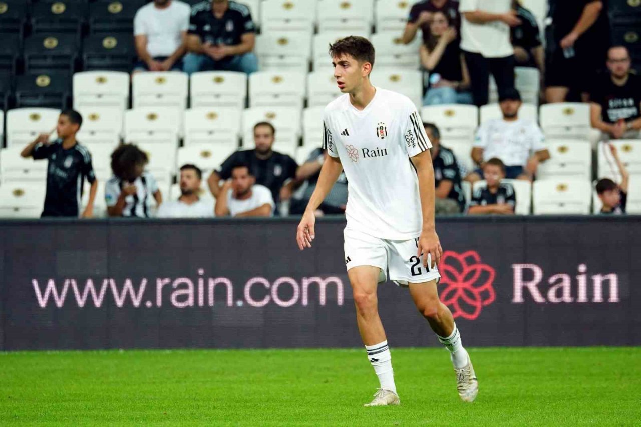 UEFA Avrupa Konferans Ligi: Beşiktaş: 0 - Neftçi Bakü: 0 (Maç devam ediyor)