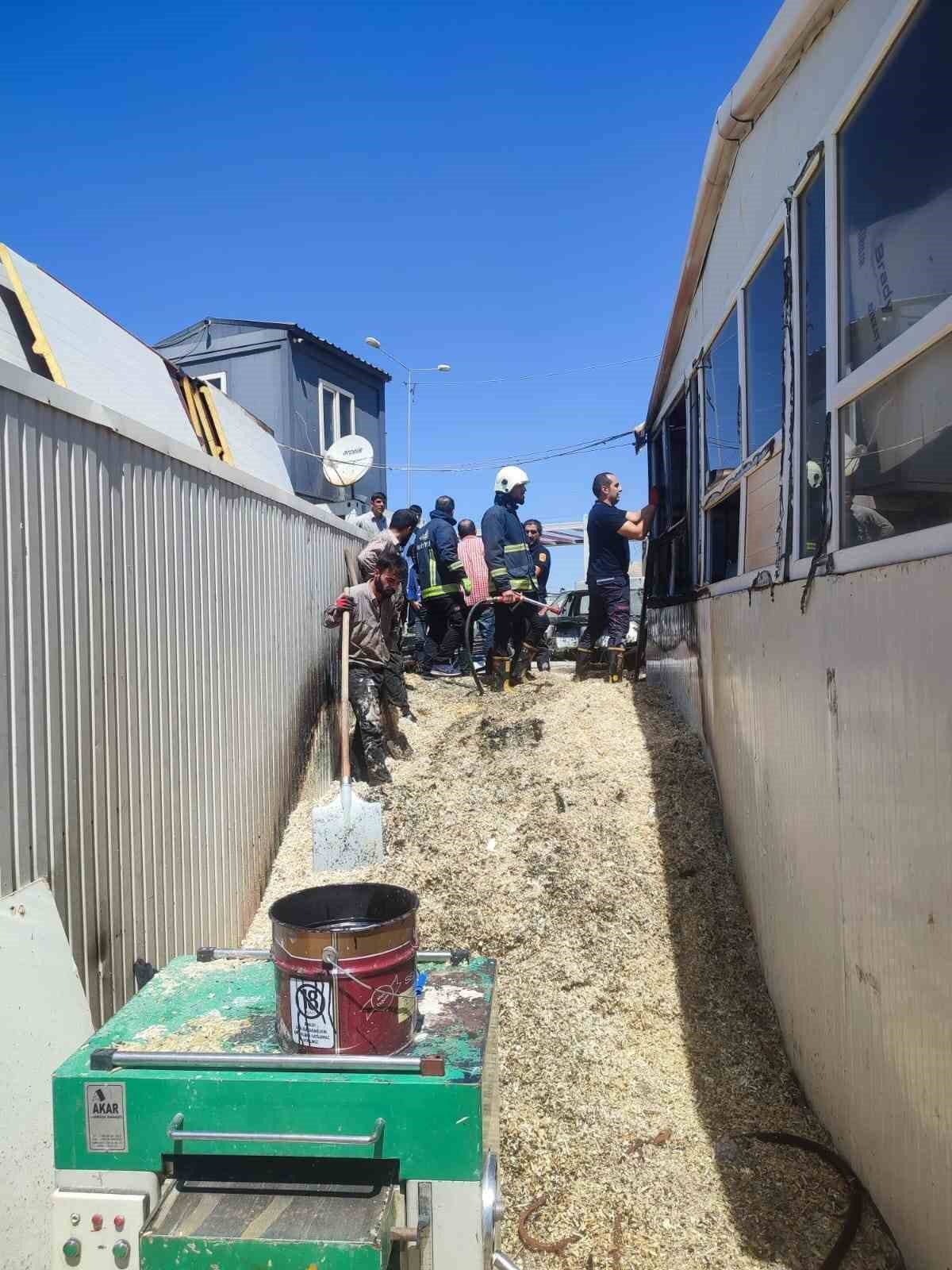 Konteyner yapım ve onarım yapan iş yerinde yangın
