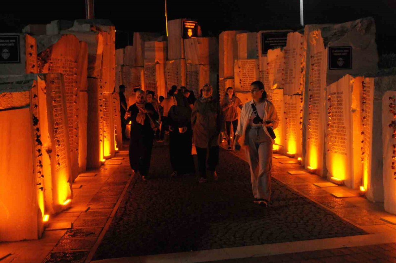 Marmara Depremi’nde hayatını kaybedenler Yalova’da anıldı