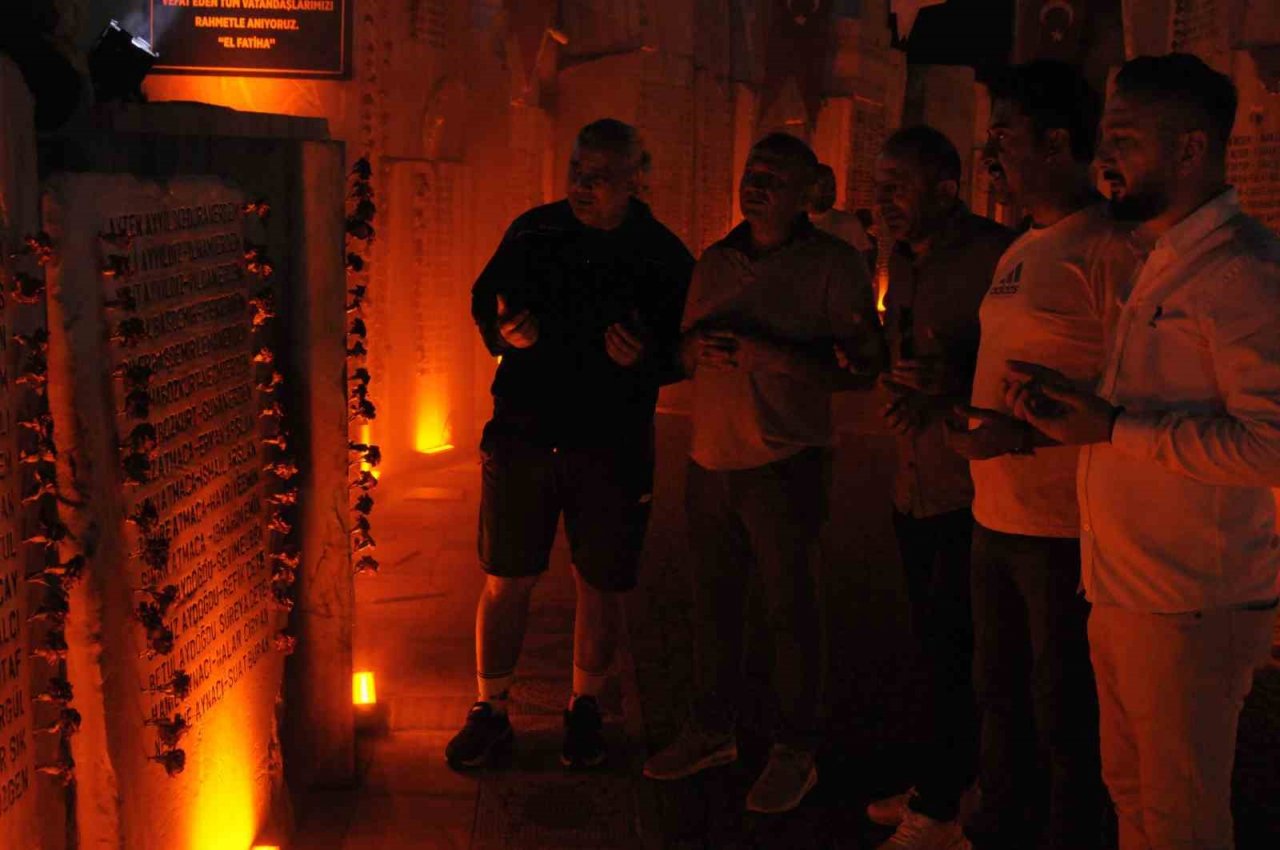 Marmara Depremi’nde hayatını kaybedenler Yalova’da anıldı