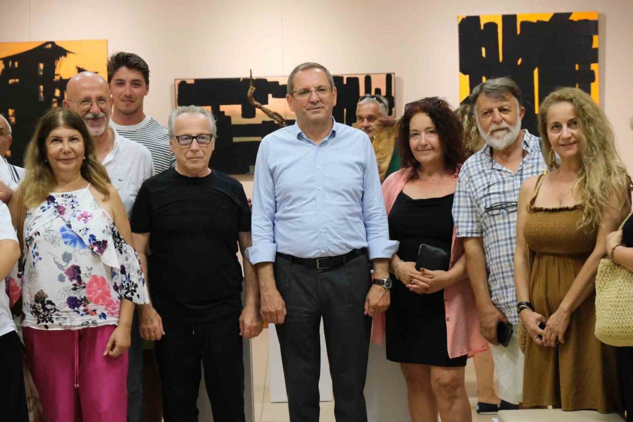 Ayvalık’ta seramik, resim ve heykel aynı sergide buluştu