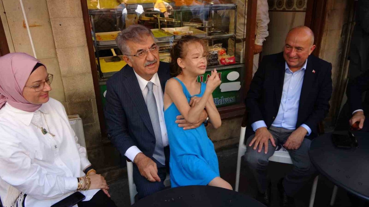 AK Parti Genel Başkan Yardımcısı Yazıcı’dan esnaf ziyareti