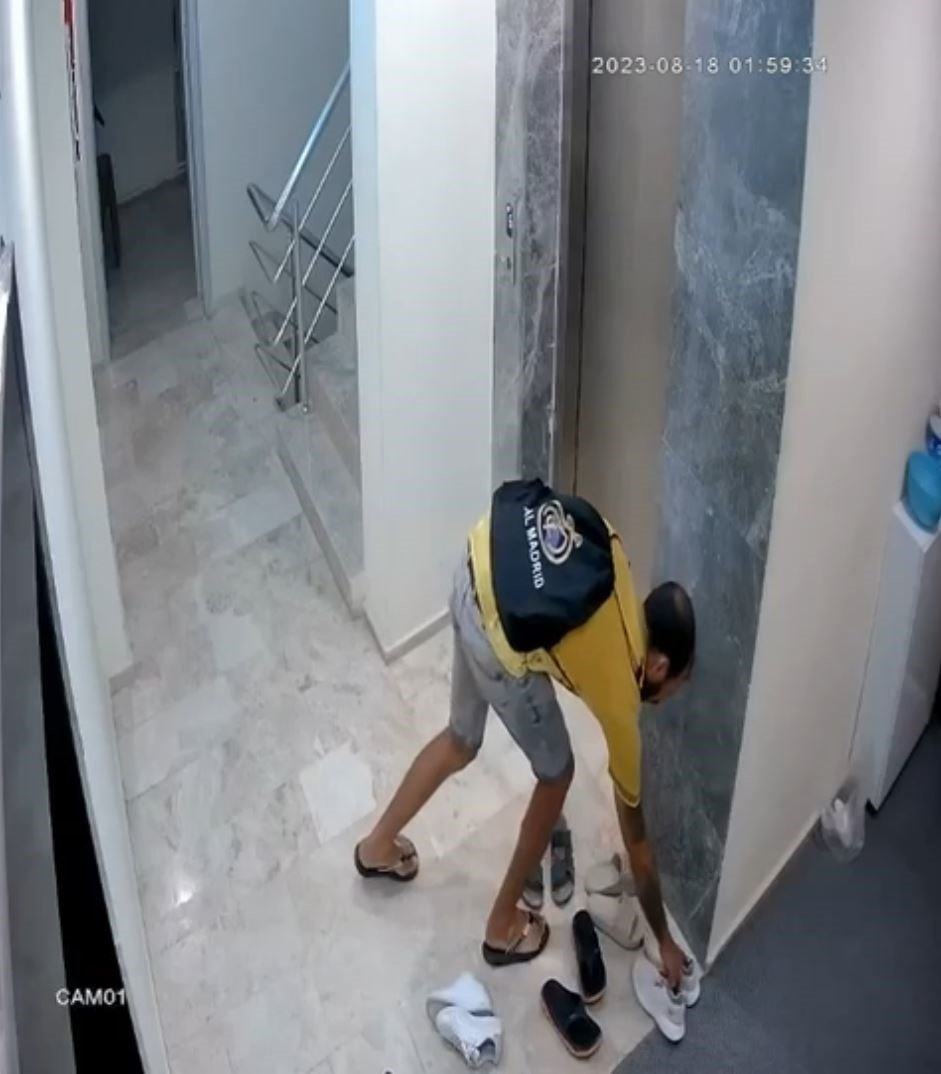 Beyaz spor ayakkabısı hırsızı yolundan döndürdü