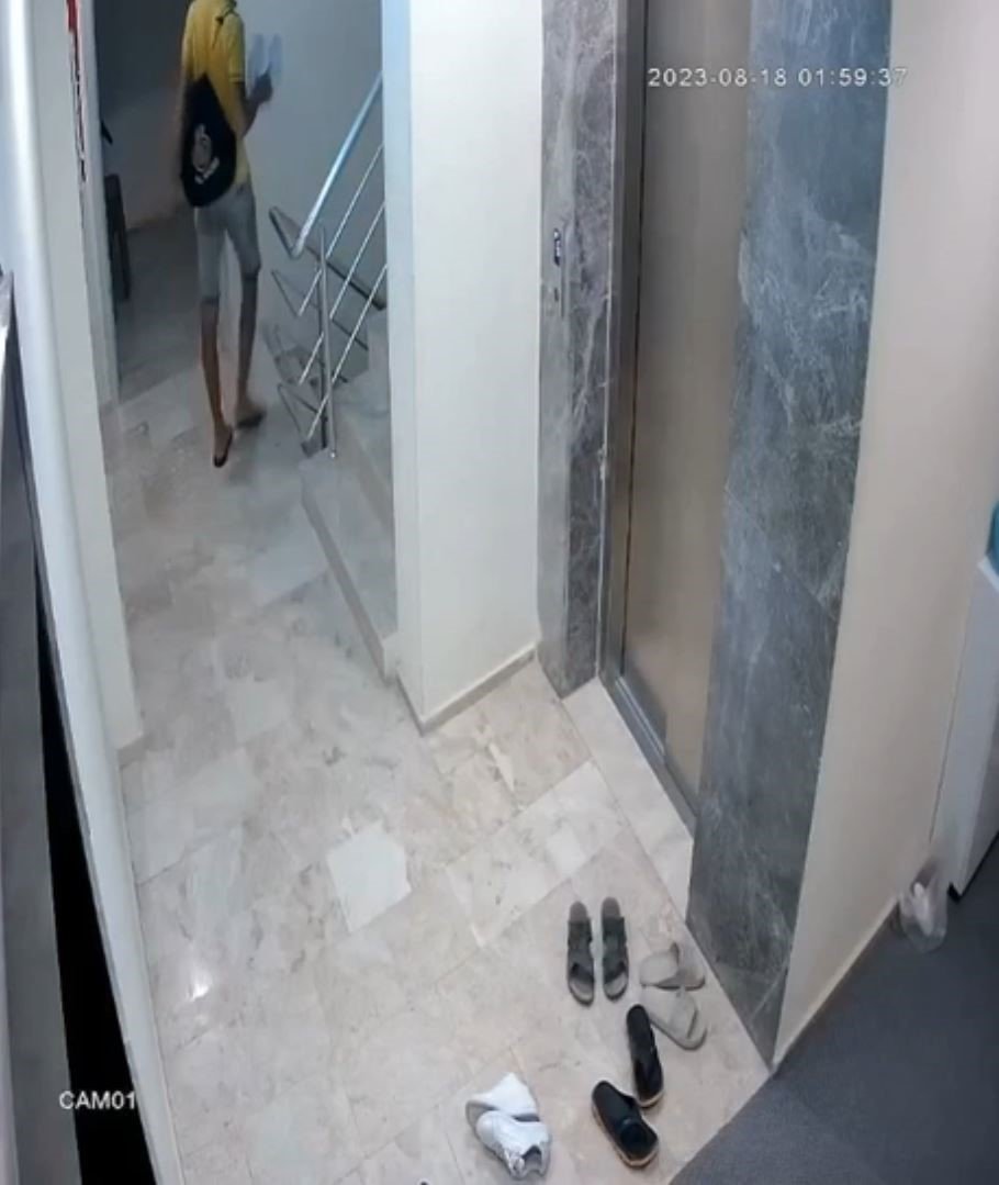 Beyaz spor ayakkabısı hırsızı yolundan döndürdü