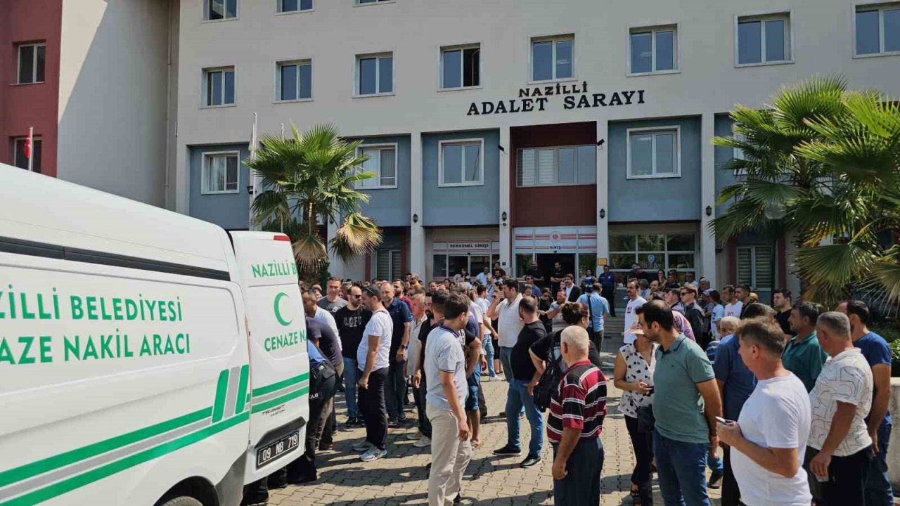 Adliye çalışanı genç kadın gözyaşları içinde uğurlandı