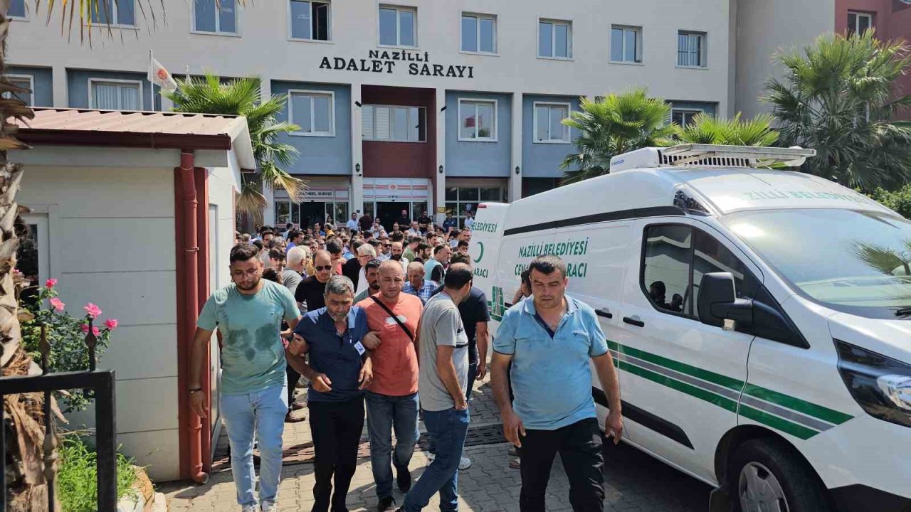 Adliye çalışanı genç kadın gözyaşları içinde uğurlandı