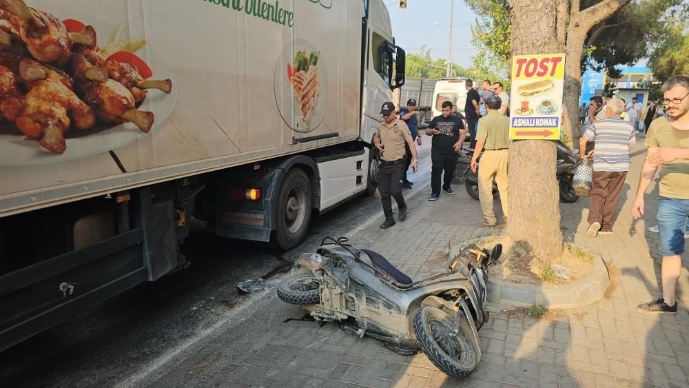 Adliye çalışanı genç kadın gözyaşları içinde uğurlandı