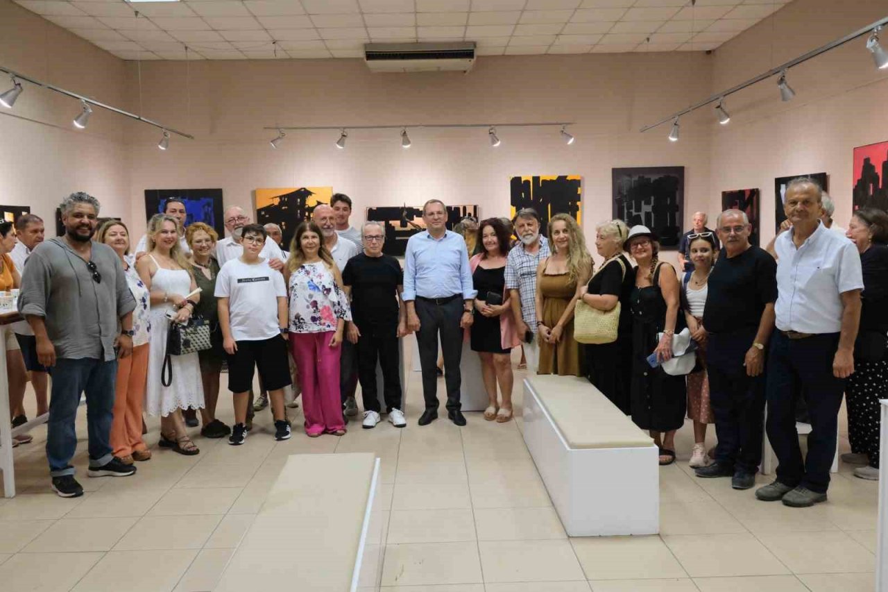 Ayvalık’ta seramik, resim ve heykel aynı sergide buluştu