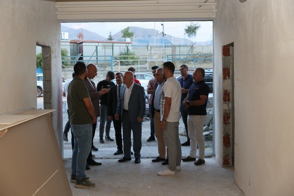Başkan Sekmen stattaki çalışmaları inceledi