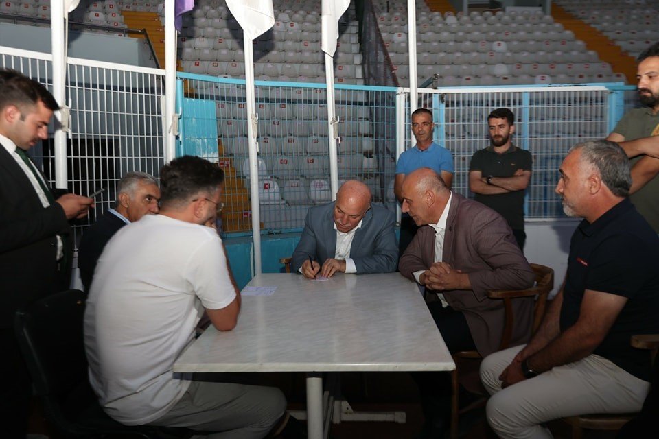 Başkan Sekmen stattaki çalışmaları inceledi