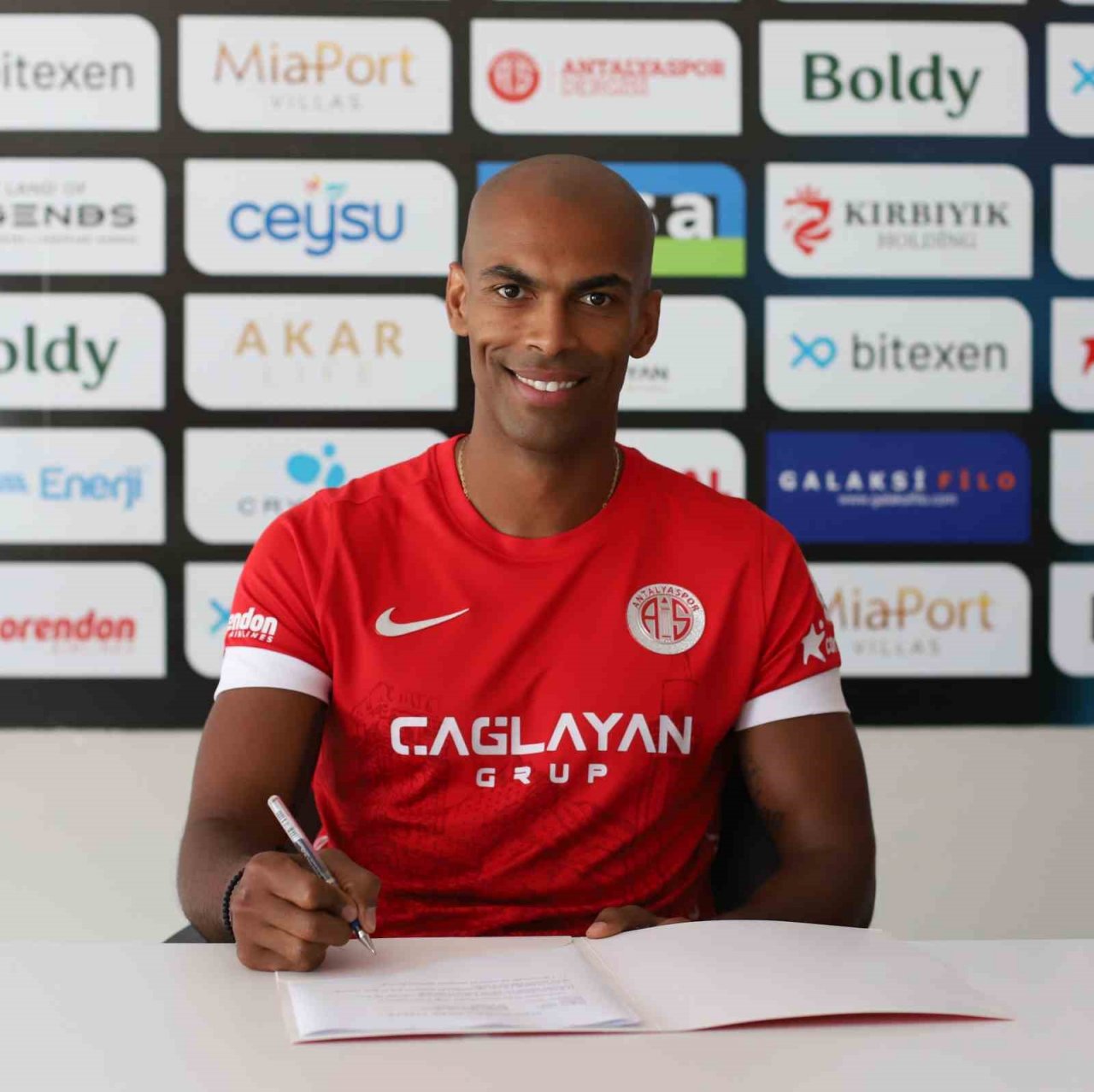 Naldo Pereira ve Sander Van de Streek, Antalyaspor’da