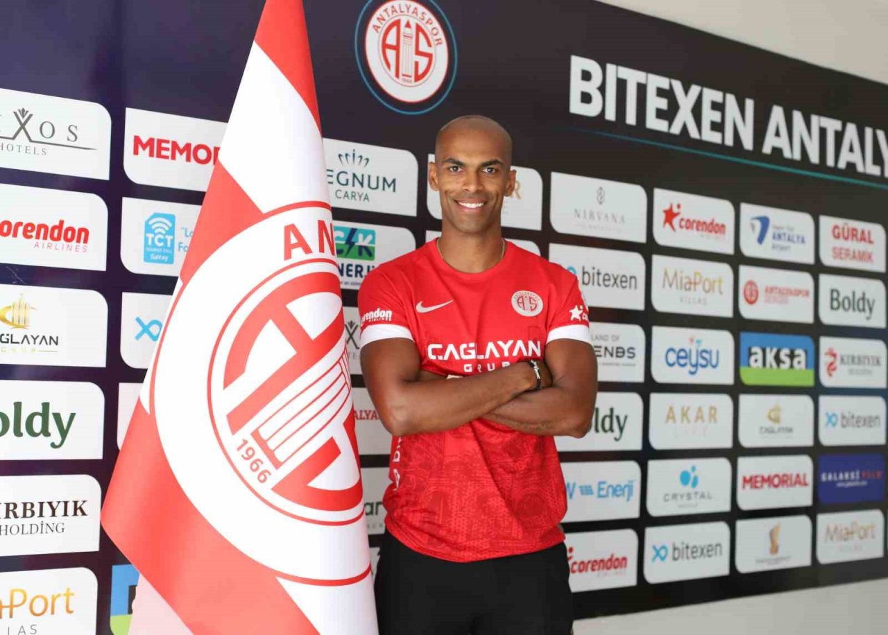 Naldo Pereira ve Sander Van de Streek, Antalyaspor’da