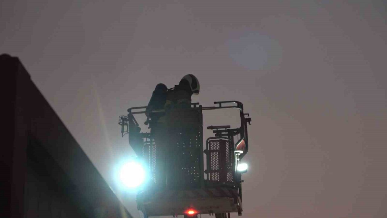 Bursa’da korkutan fabrika yangını