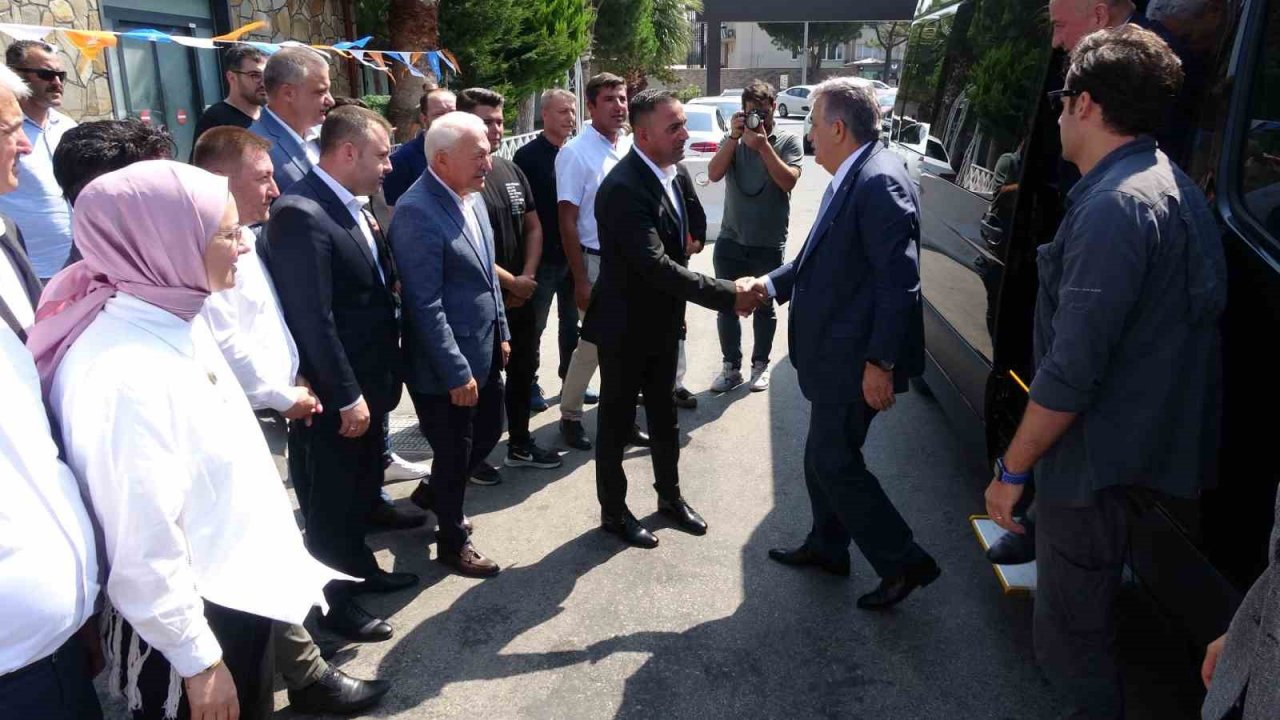 AK Parti Genel Başkan Yardımcısı Hayati Yazıcı: "AK Parti’nin icraatının merkezinde insan var, siyasetinin temelinde millet var"