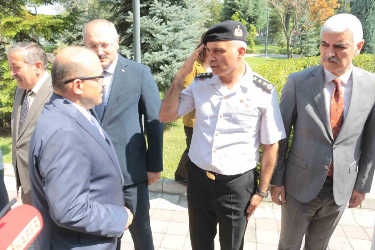 Balıkesir Valisi İsmail Ustaoğlu görevine başladı