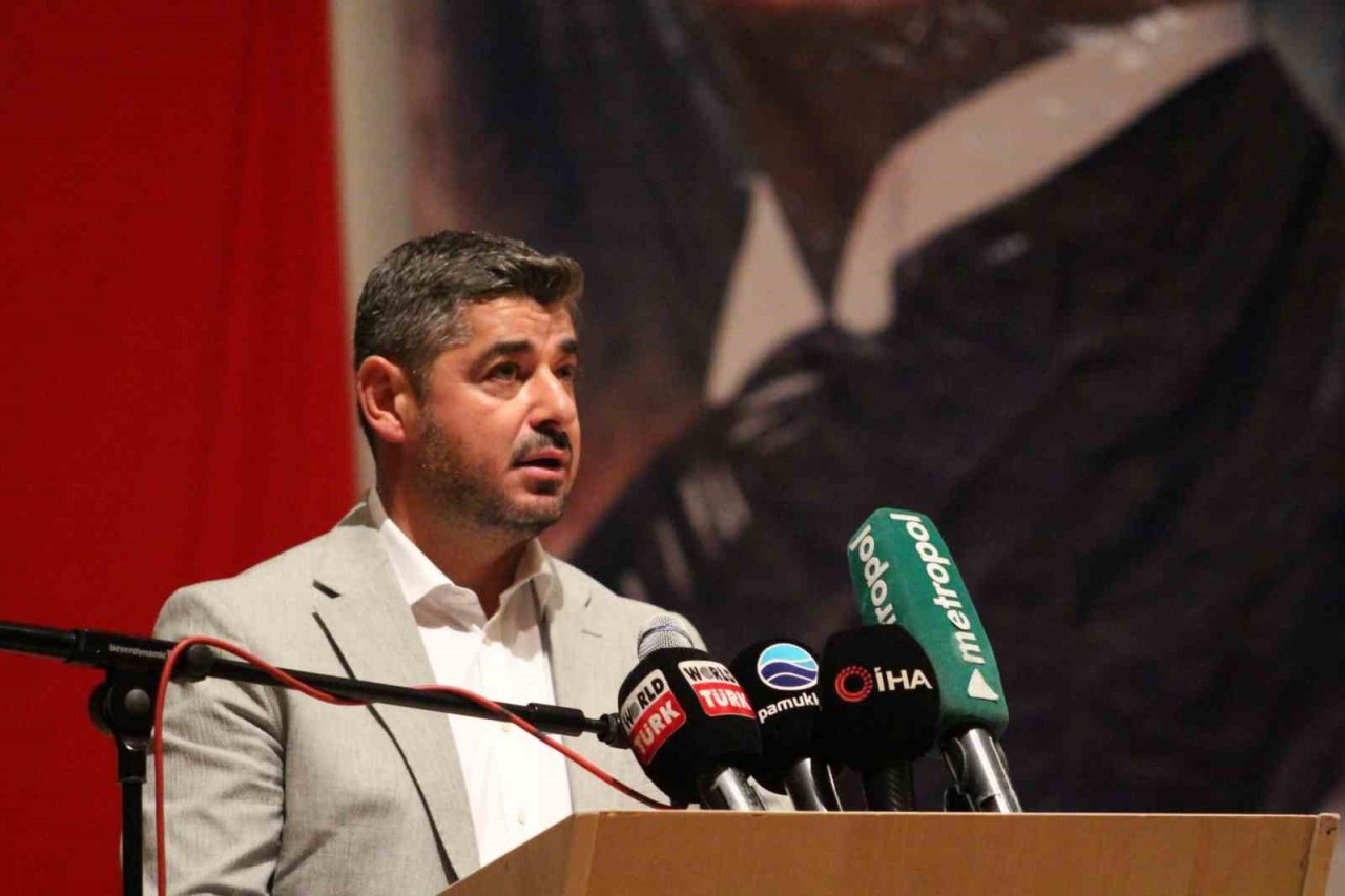 Denizlispor’da Başkan Mehmet Uz güven tazeledi