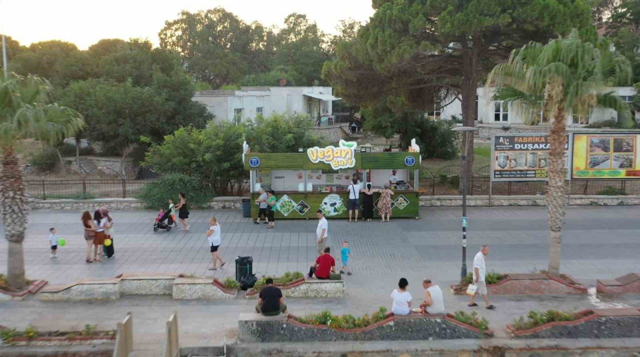 Didim’de vegan büfe hizmete başladı