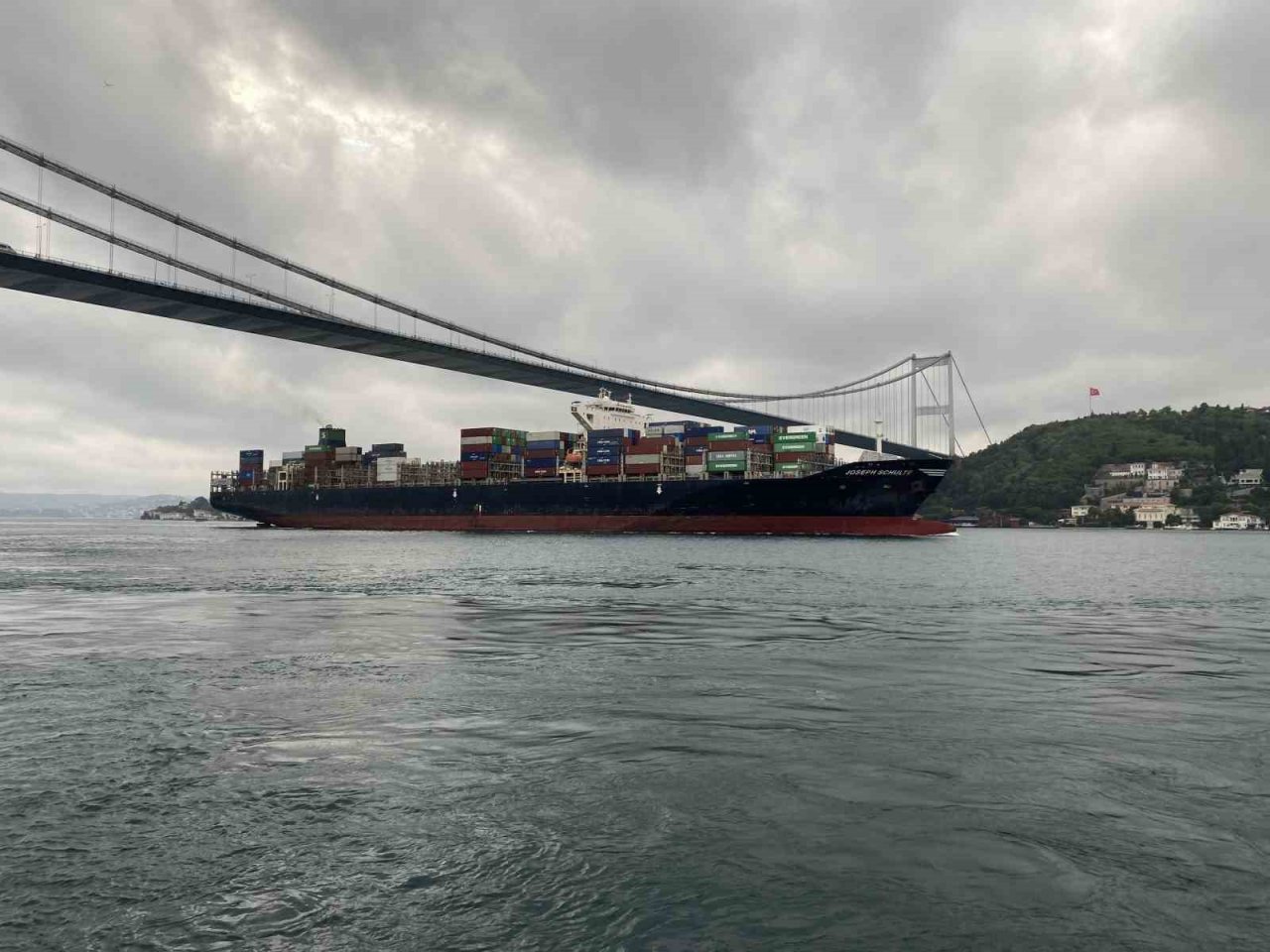 Tahıl Koridorundan geçen konteyner yüklü ilk gemi İstanbul’da