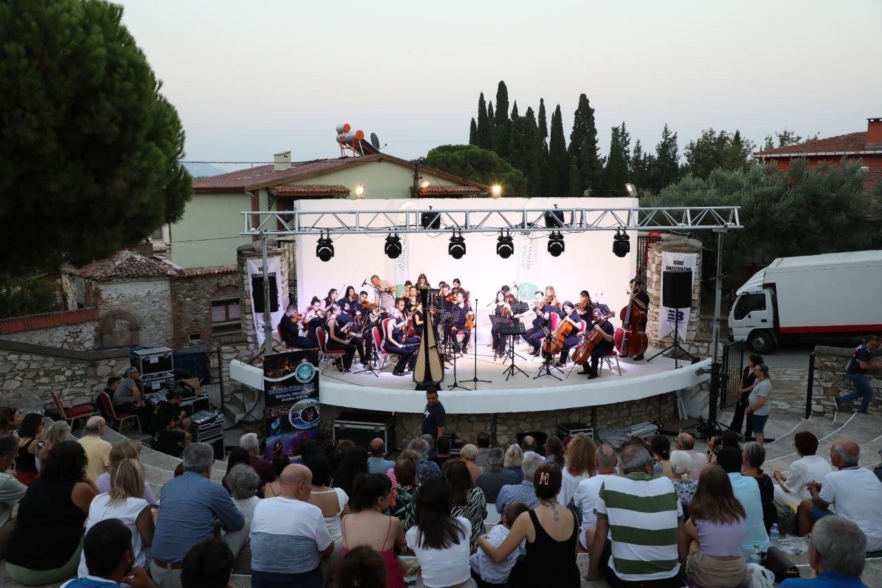 Tayfun Canlı: “Kültür ve sanatın yanındayız”