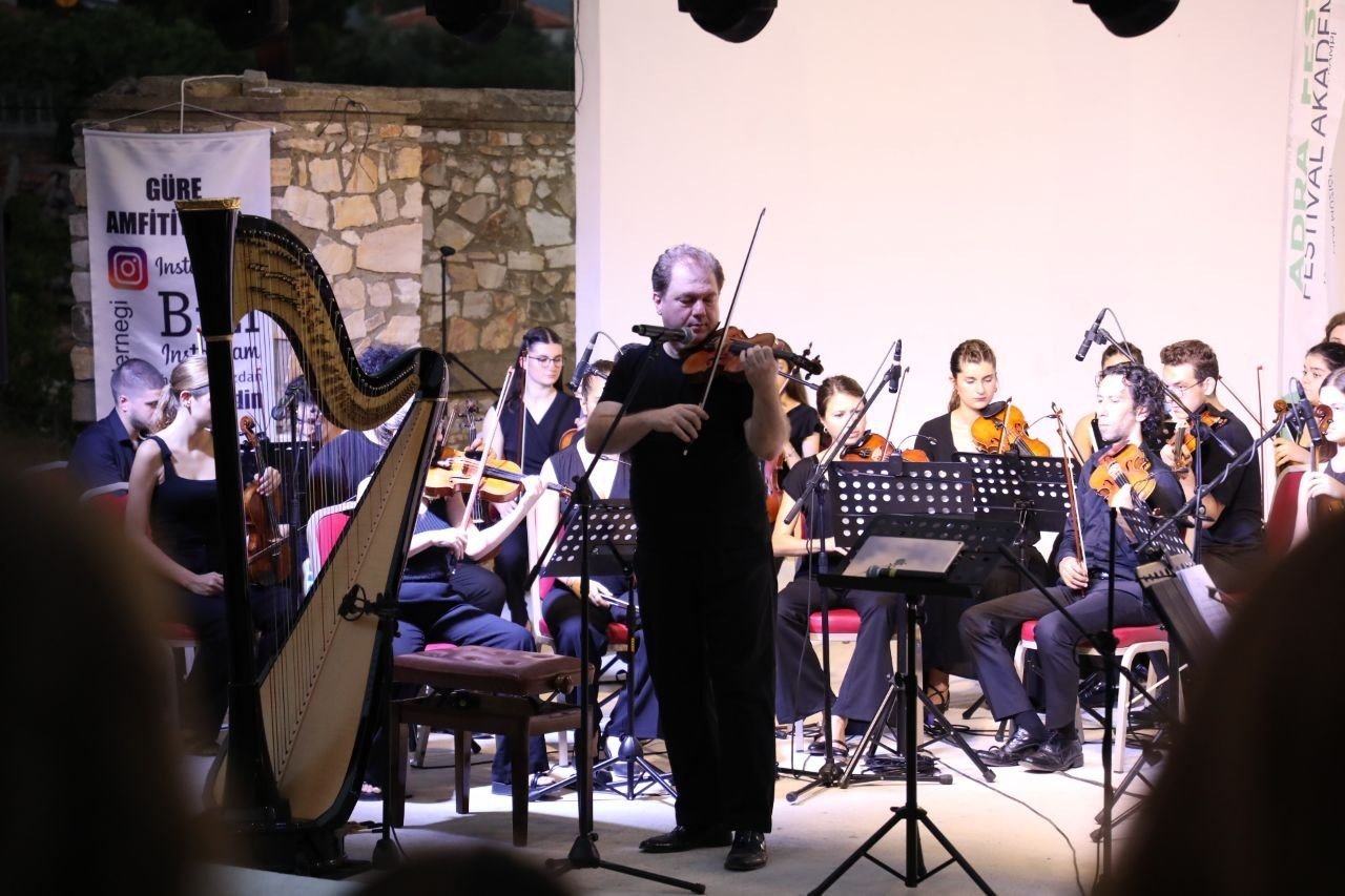 Tayfun Canlı: “Kültür ve sanatın yanındayız”