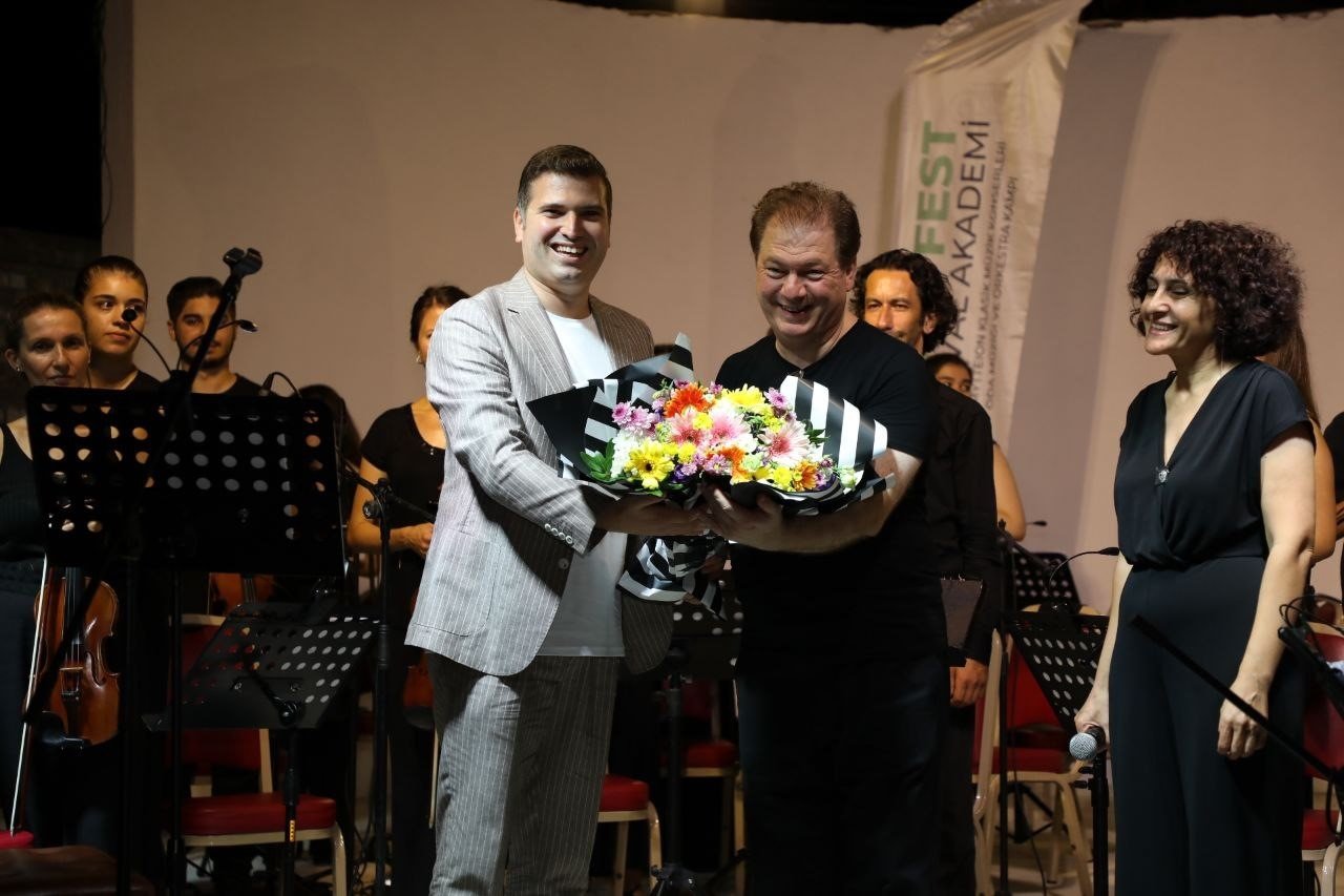 Tayfun Canlı: “Kültür ve sanatın yanındayız”