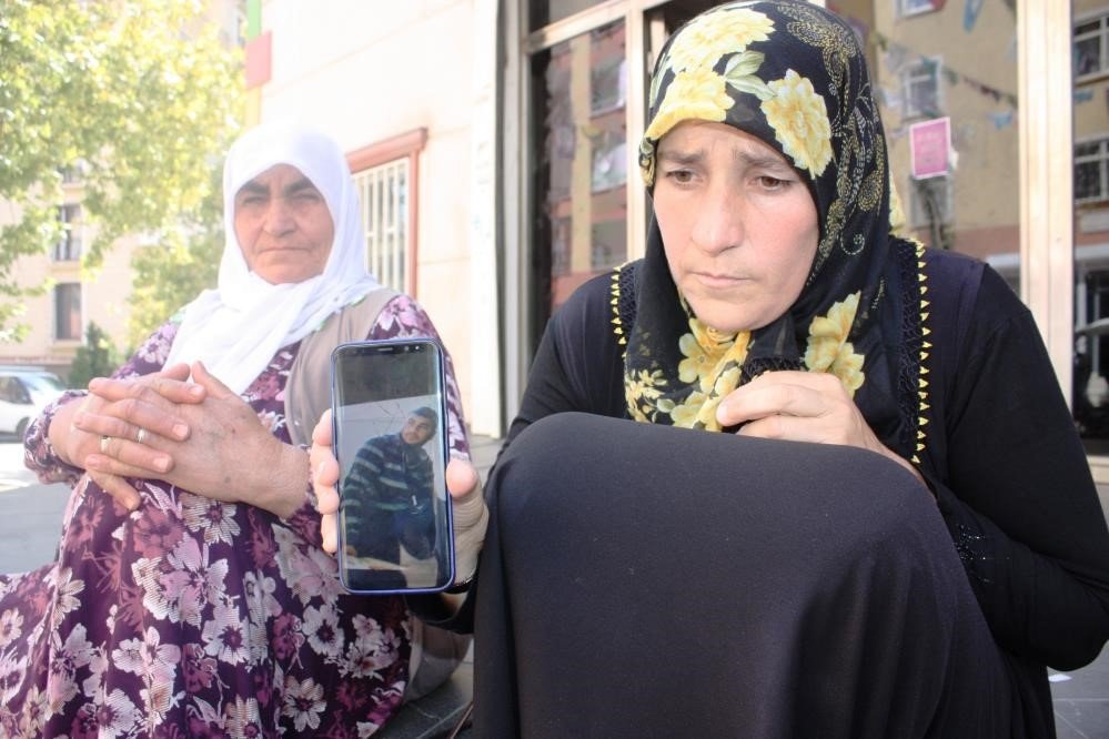 Diyarbakır annelerinden biri daha evladına kavuştu