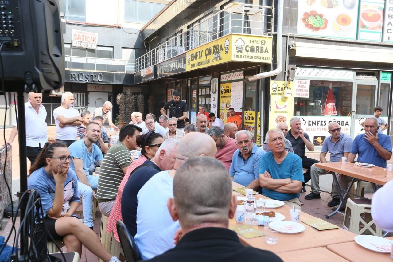 Derince esnafı Başkan Aygün’ün projelerini dinledi