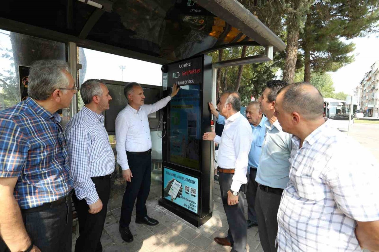 İnegöl’de ilk akıllı durak hizmete girdi