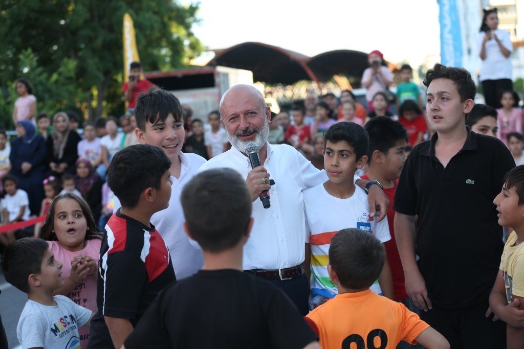 Kayseri’de 2017 yılından beri kesintisiz devam eden etkinlikte çocuklar, tatili dolu dolu geçiriyor