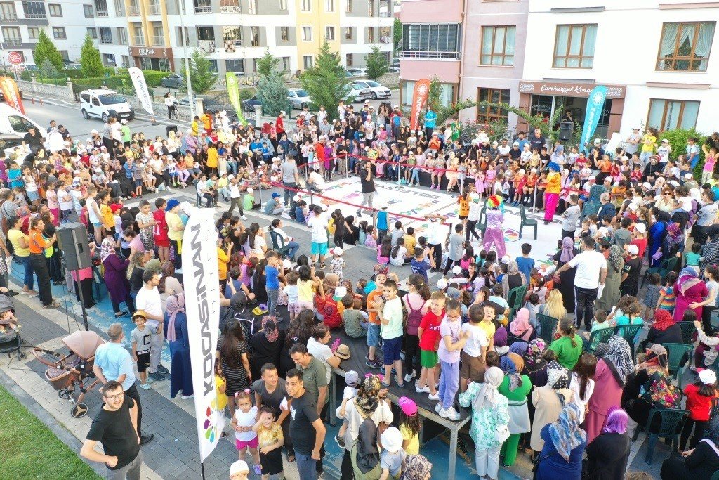 Kayseri’de 2017 yılından beri kesintisiz devam eden etkinlikte çocuklar, tatili dolu dolu geçiriyor