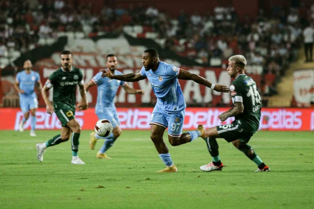 Konyaspor Antalya'da galibiyeti kaçırdı 1-1