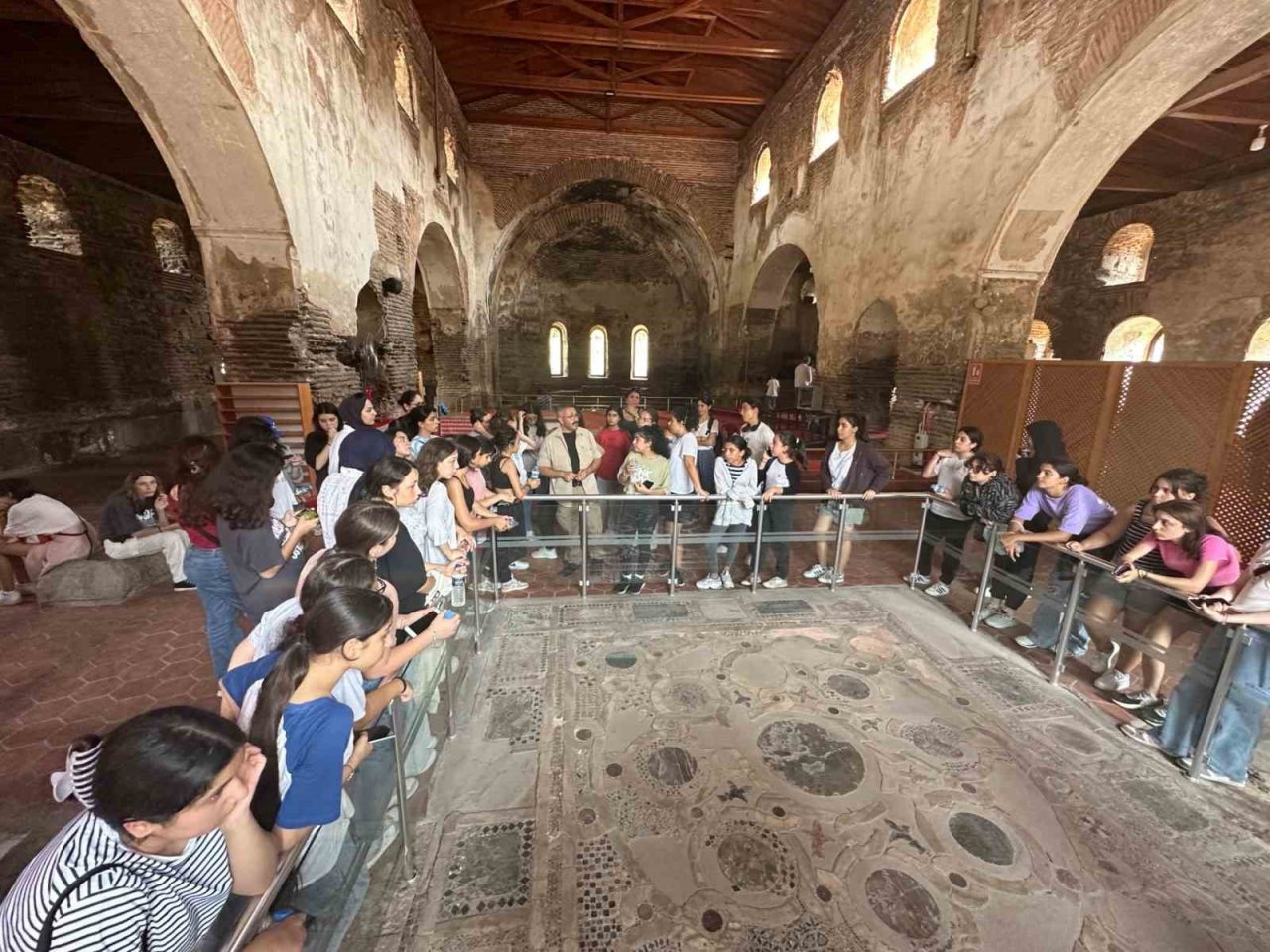 Küçükçekmece Belediyesi Gençlik Kampı düzenledi